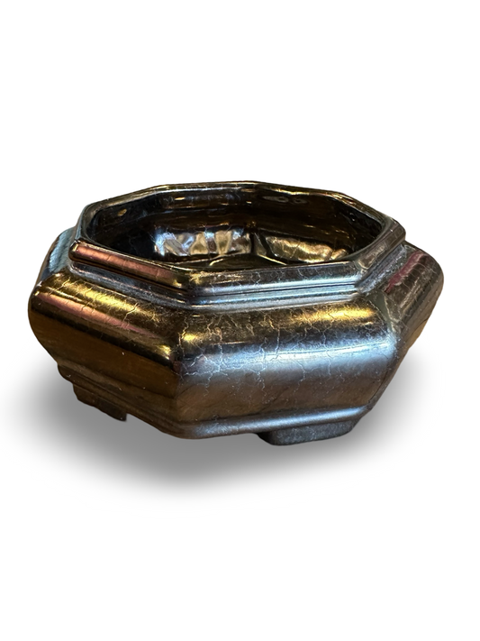 Ozmun Home metal vase bowl with a sleek, modern design, perfect for holding flowers or decorative arrangements.