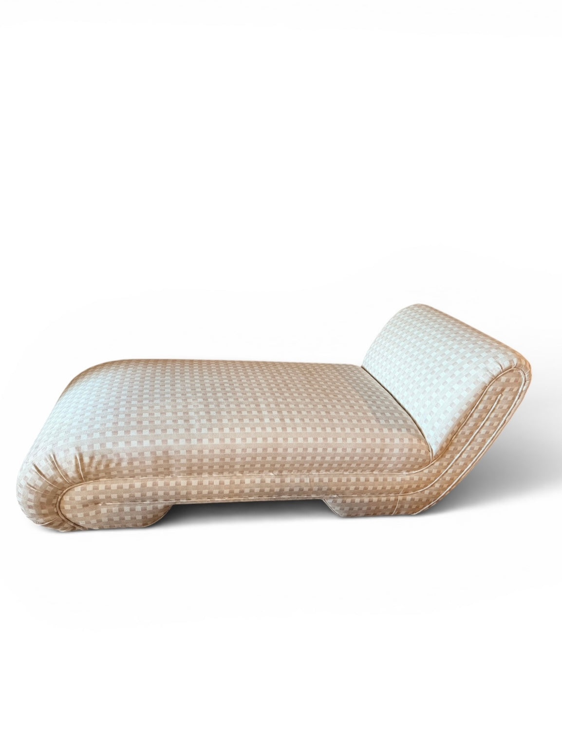 Modern Ozmun Home chaise lounge with plush upholstery and sleek design, perfect for stylish living room relaxation.