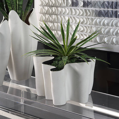 ST x OH Navarro Short Vase, a sleek tabletop ceramic vase with a smooth finish, ideal for floral arrangements.