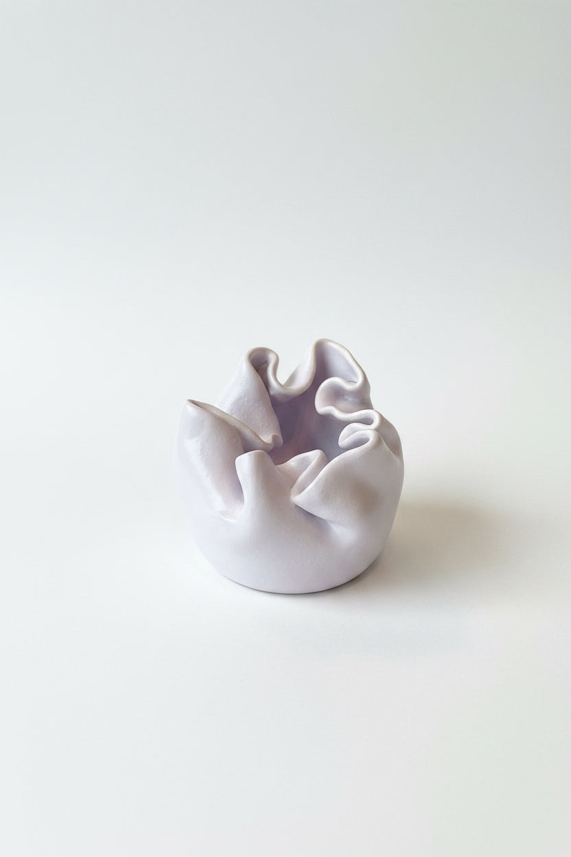 Mini light lavender wavy clinched vase