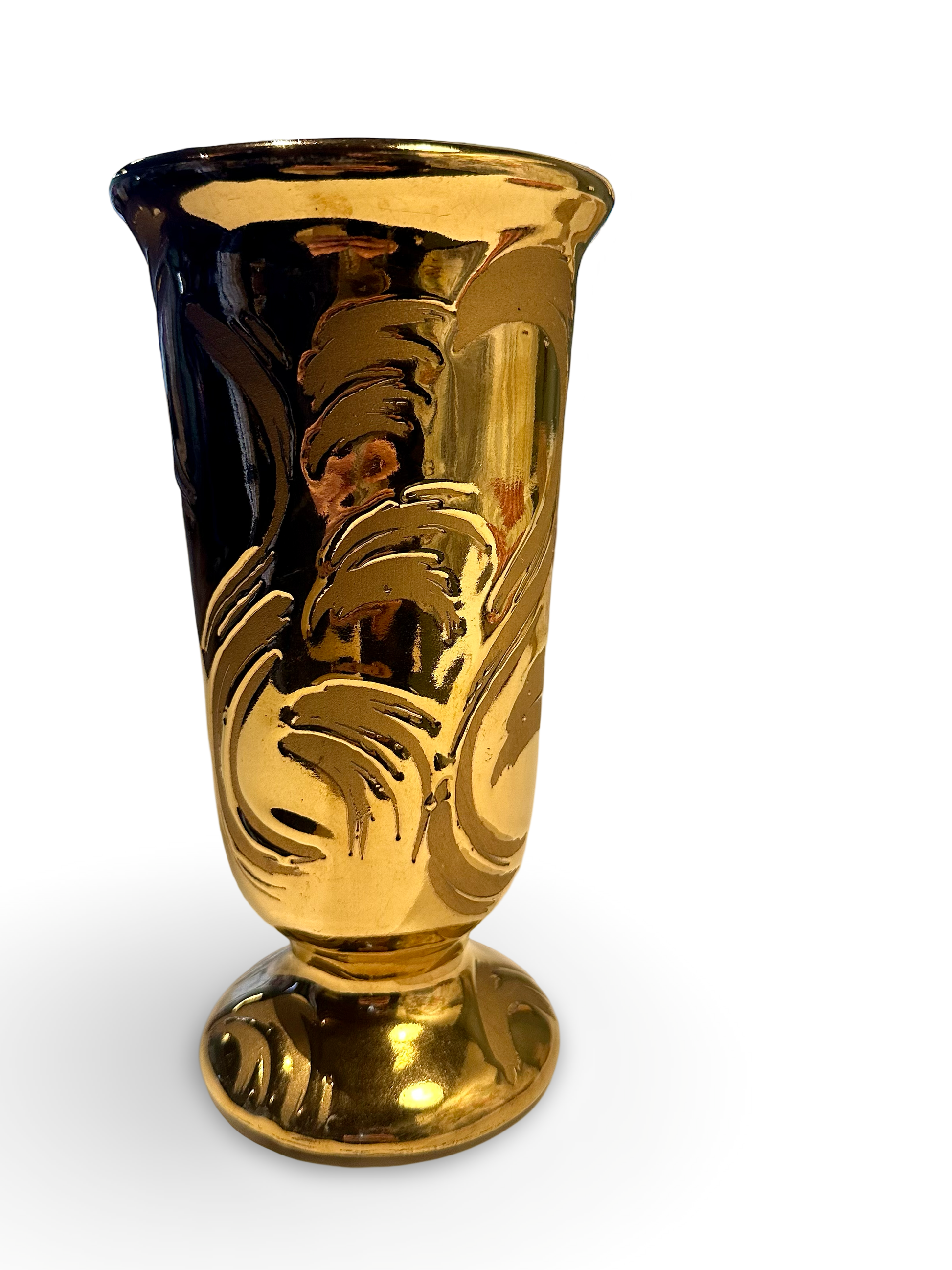 Elegant Weeping Gold Vase by Ozmun Home with a glossy gold finish and intricate design, perfect for decorative floral arrangements.