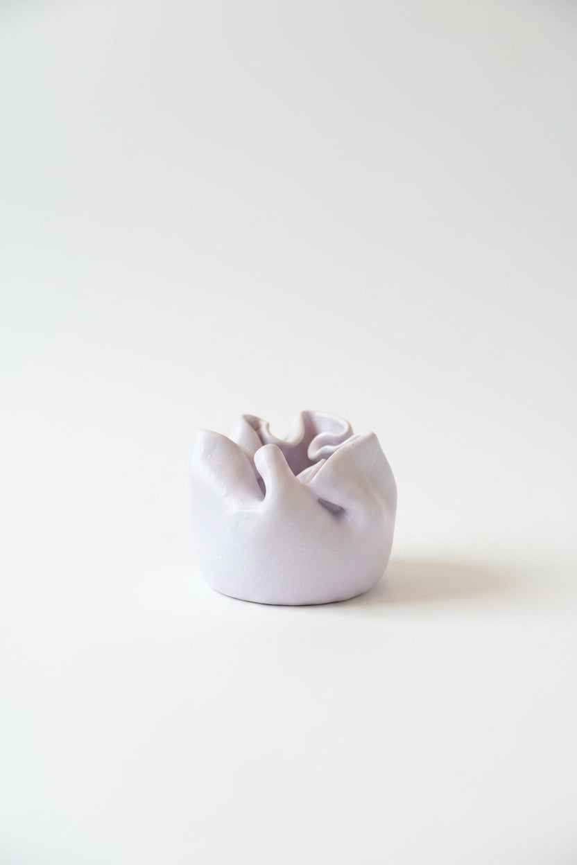 Mini light lavender wavy clinched vase