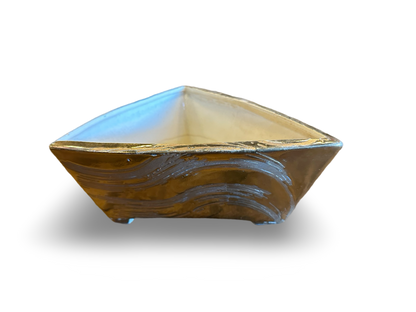 Ozmun Home weeping planter with cascading greenery, decorative outdoor garden container for plants and flowers.