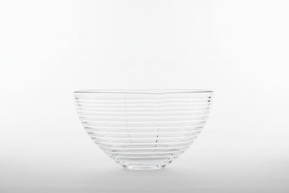 Ozmun Home Clover Bowl, ceramic serving bowl with green clover design, ideal for salads or snacks, on a white background.