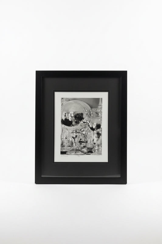 Black and white photo by Ozmun Home featuring a classic artistic scene with detailed textures and timeless contrast.
