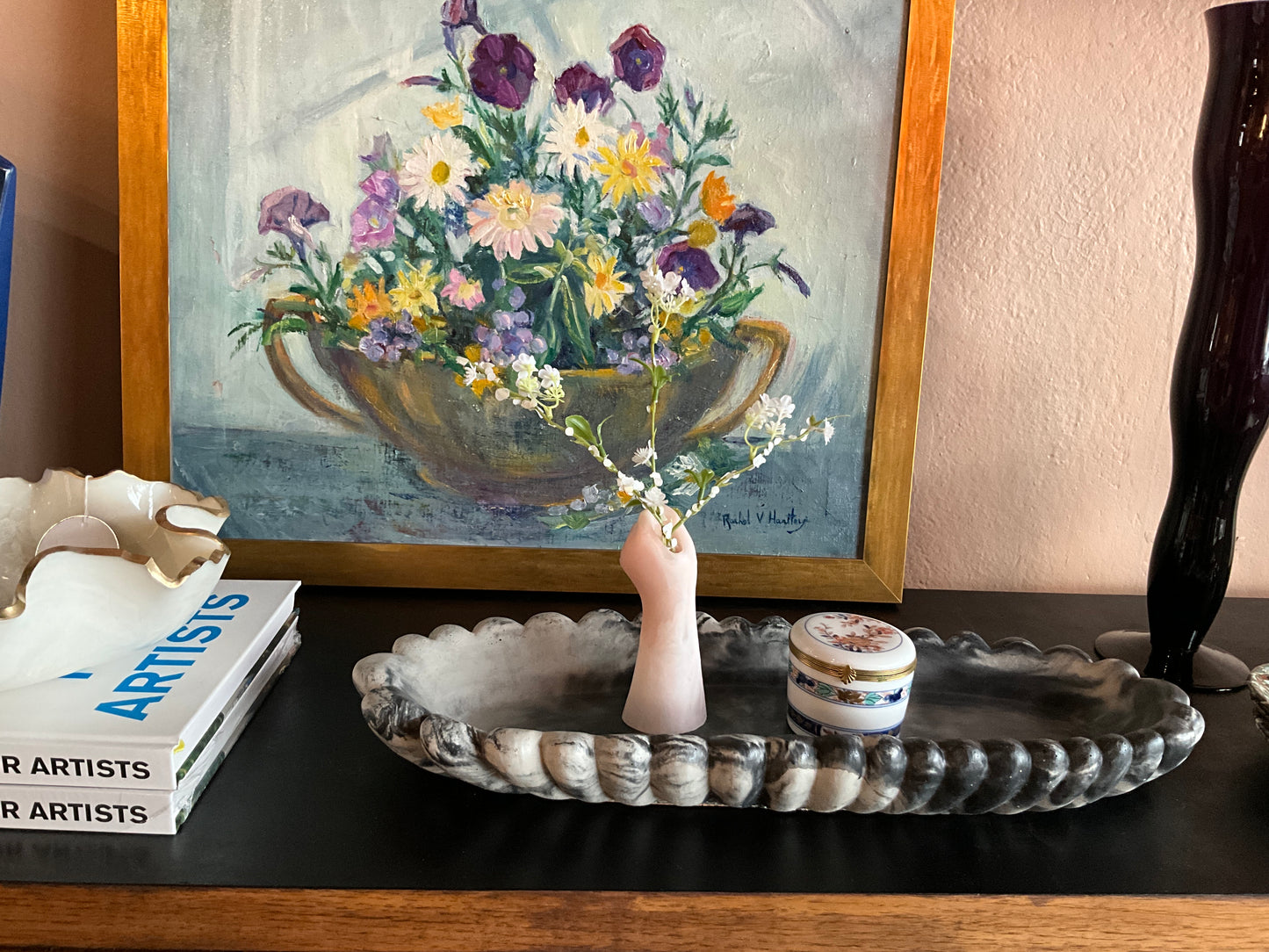 Forma XXL handmade concrete bowl with dark marble finish by Atelier La Rouleuse, showcasing its smooth, rounded surface and elegant design.